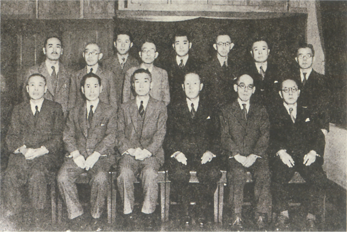 1941（昭和16）年10月に開かれた萬寿企業総会。